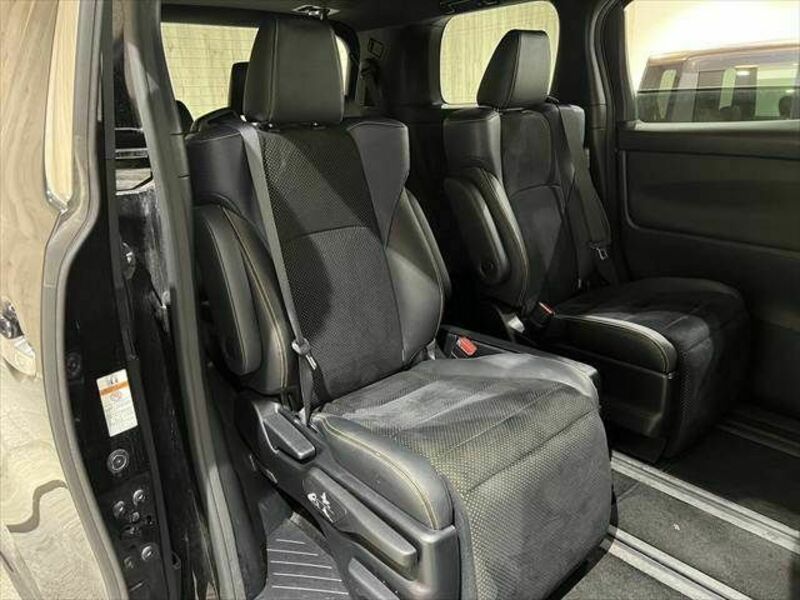 VELLFIRE-9