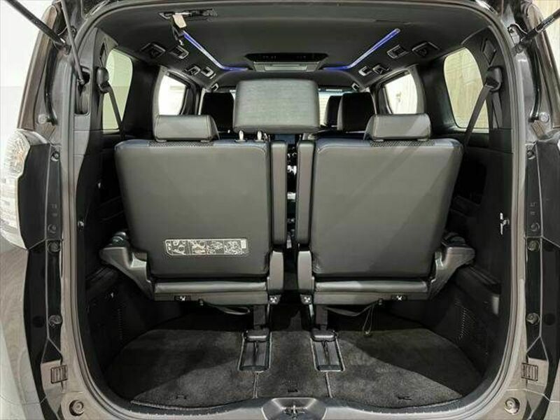 VELLFIRE-11