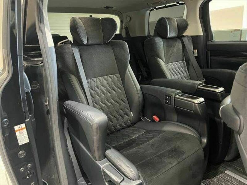 VELLFIRE-8