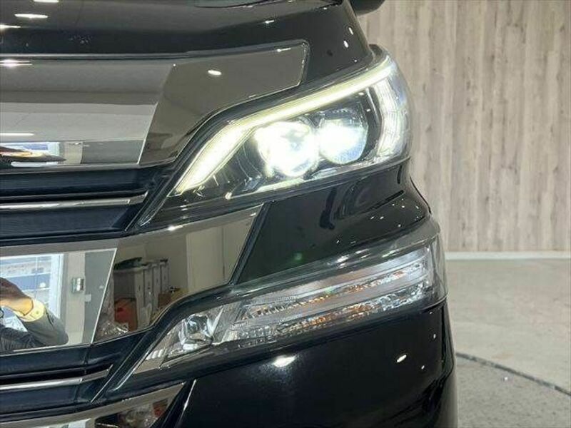 VELLFIRE-12