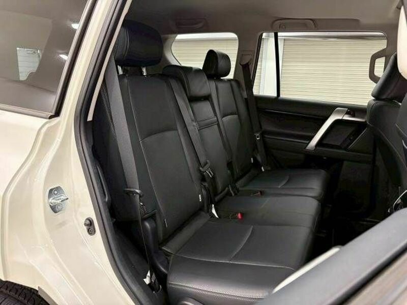 LAND CRUISER PRADO-8