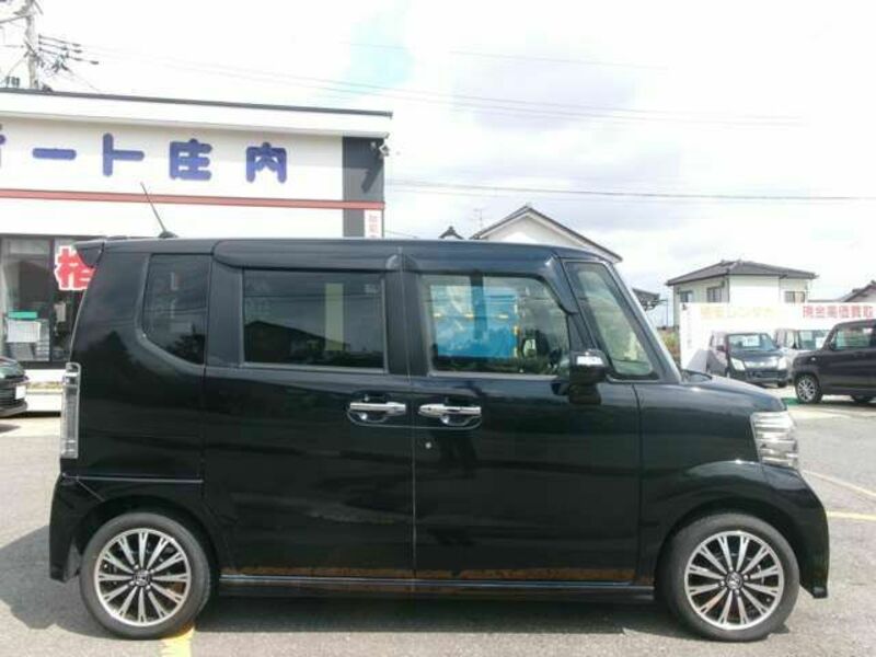 N BOX CUSTOM-3