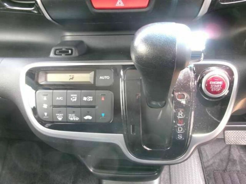 N BOX CUSTOM-9