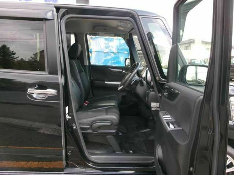 N BOX CUSTOM-14