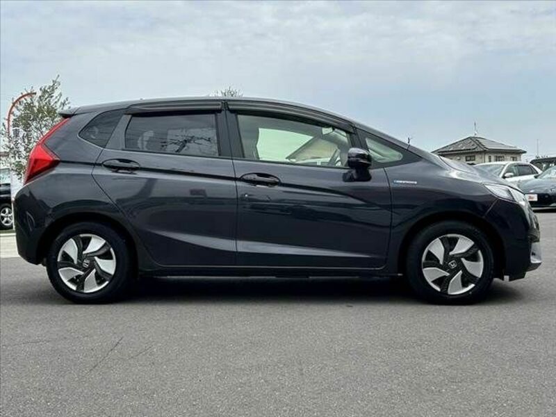 FIT HYBRID-11