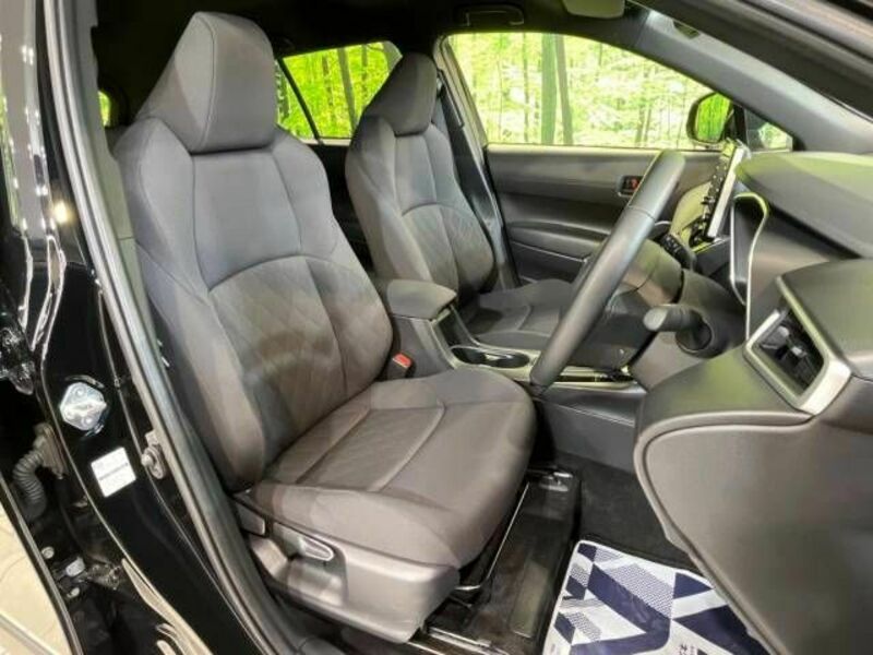 COROLLA CROSS-8