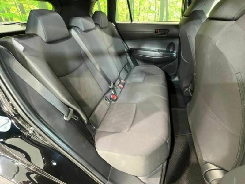 COROLLA CROSS-9