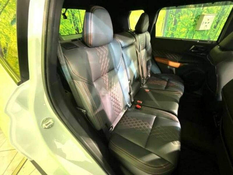 OUTLANDER PHEV-8