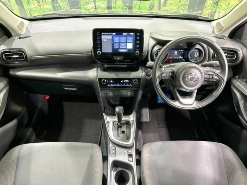 YARIS CROSS-1