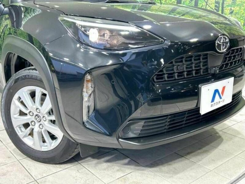 YARIS CROSS-9