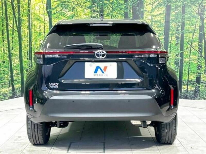 YARIS CROSS-15