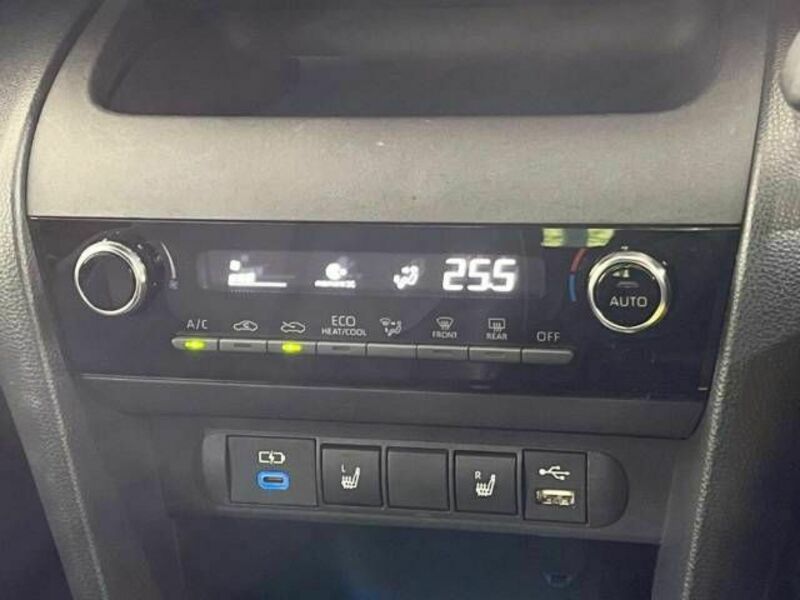 YARIS CROSS-7