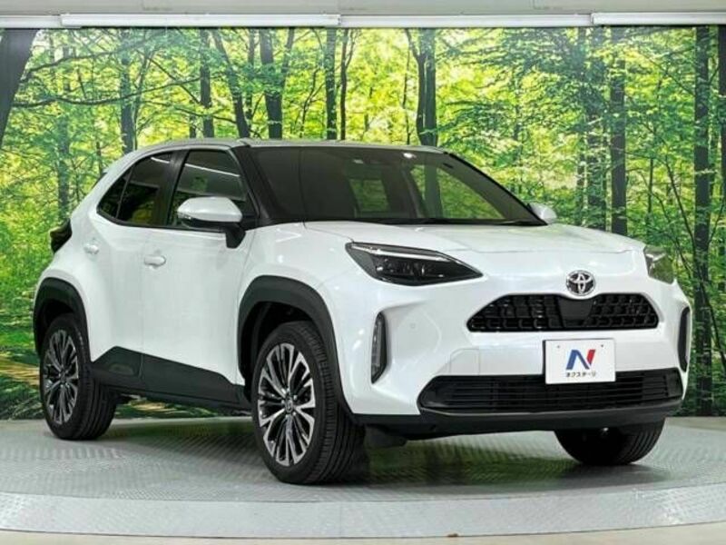 YARIS CROSS-15