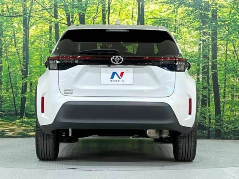 YARIS CROSS-17