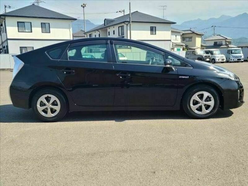 PRIUS-11