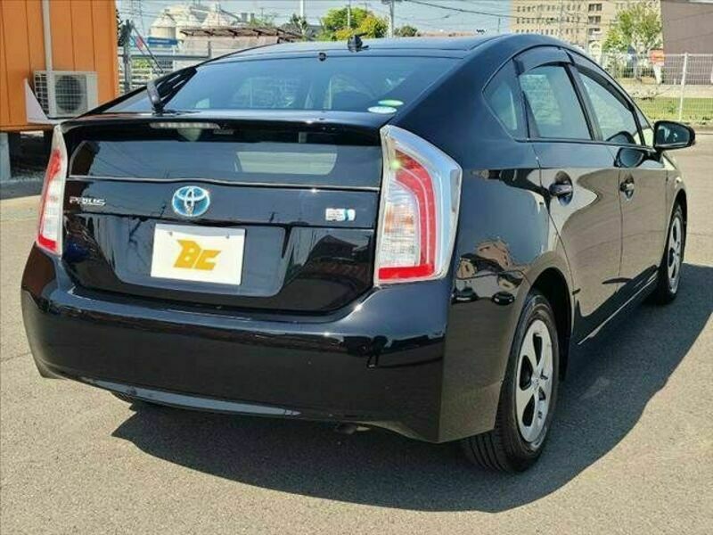 PRIUS-12
