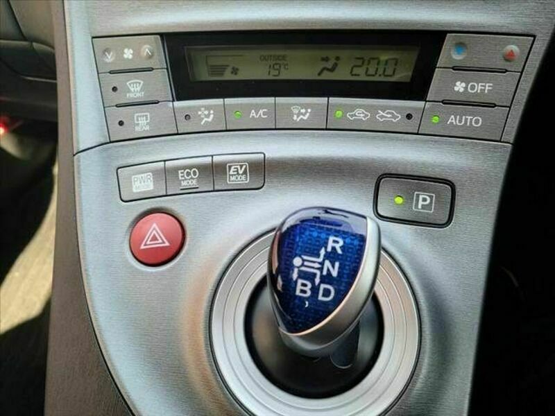 PRIUS-25