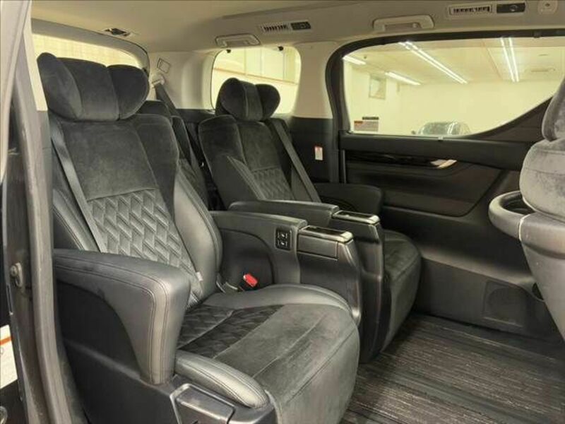 VELLFIRE-6