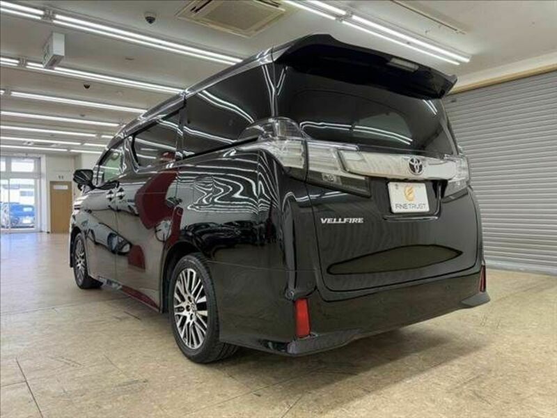 VELLFIRE-18