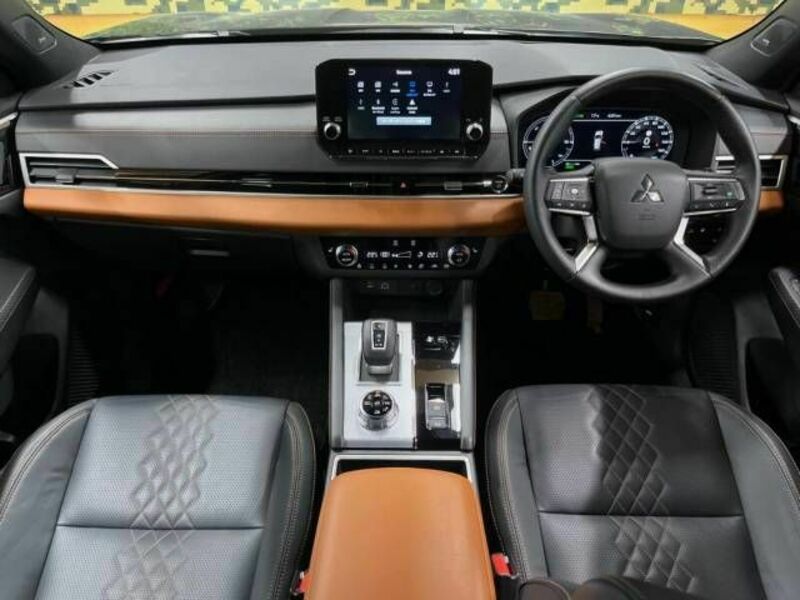 OUTLANDER PHEV-1