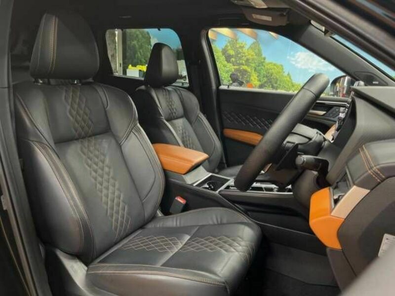 OUTLANDER PHEV-8