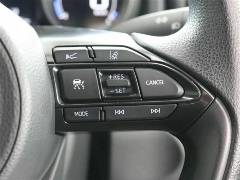 YARIS CROSS-3