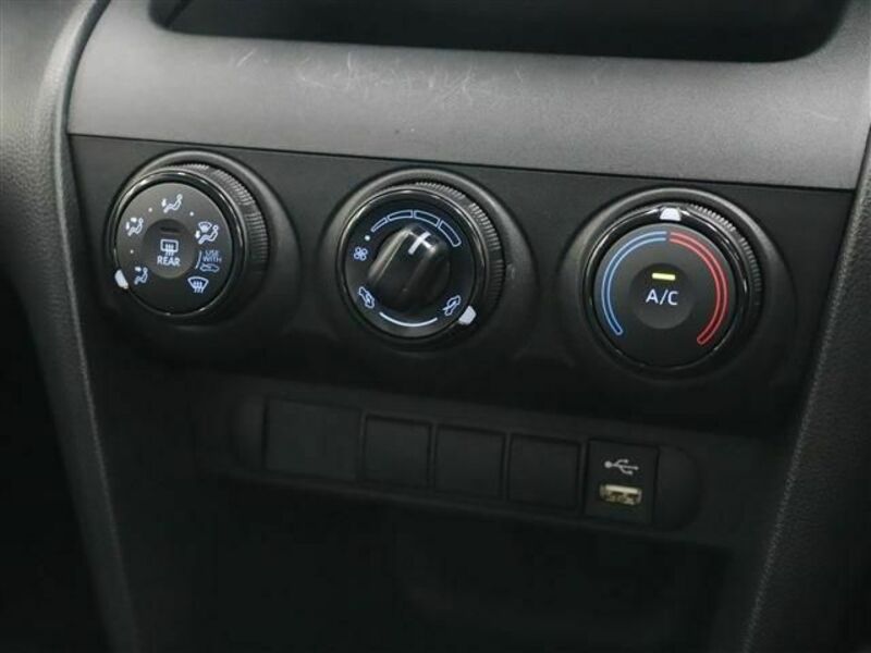 YARIS CROSS-10