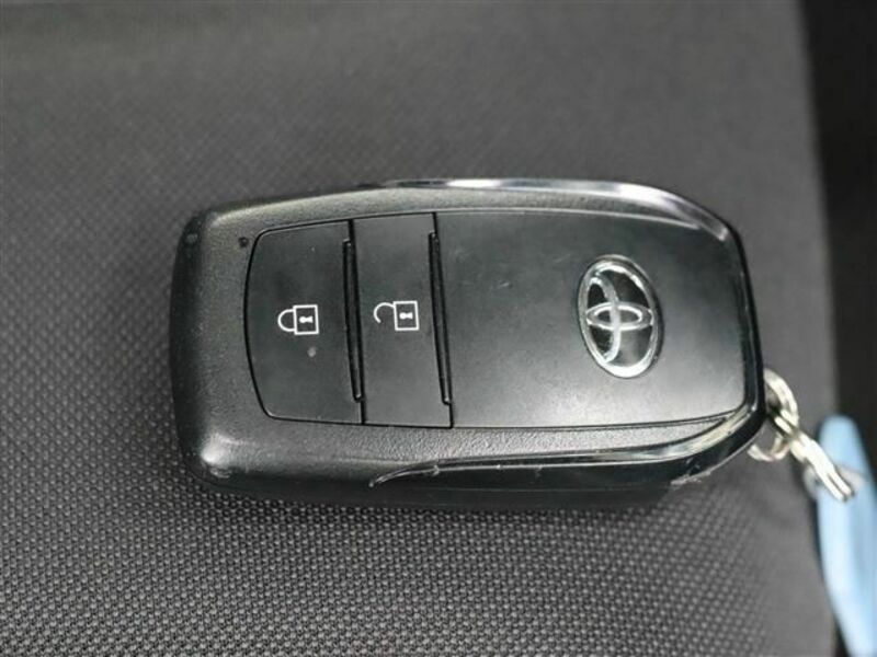 YARIS CROSS-18