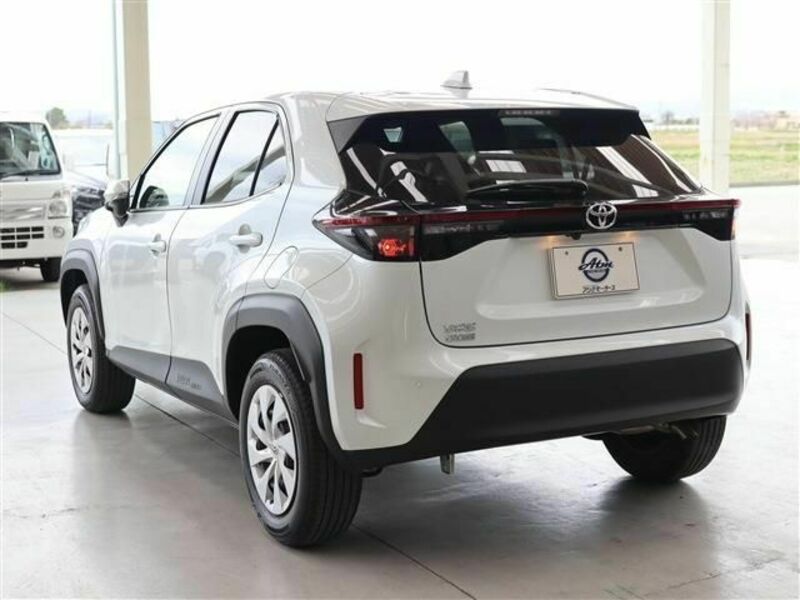 YARIS CROSS-23