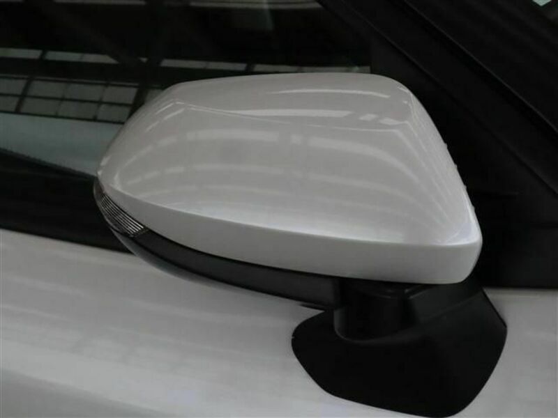 YARIS CROSS-26