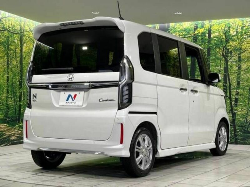 N BOX CUSTOM-17