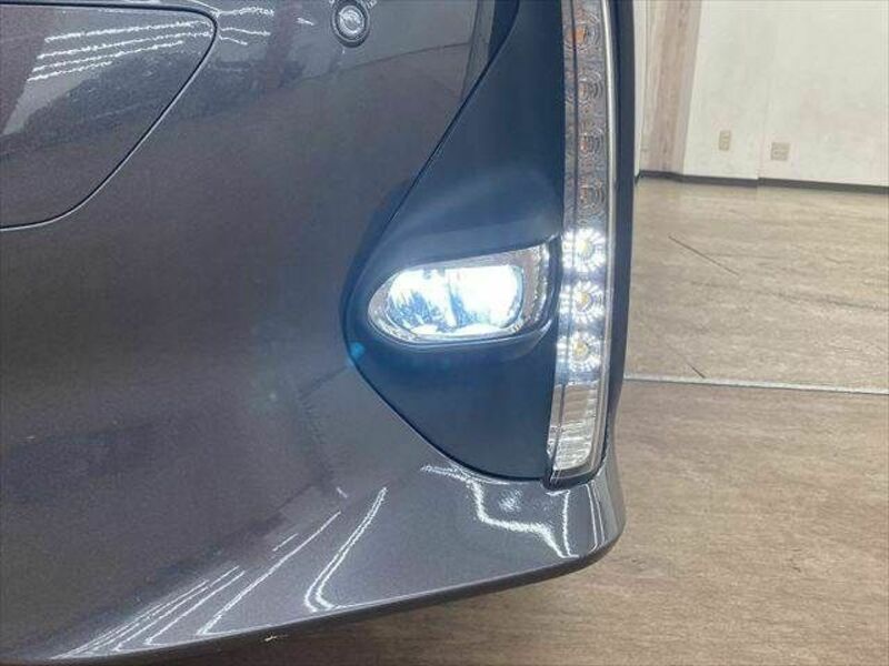 PRIUS PHV-9