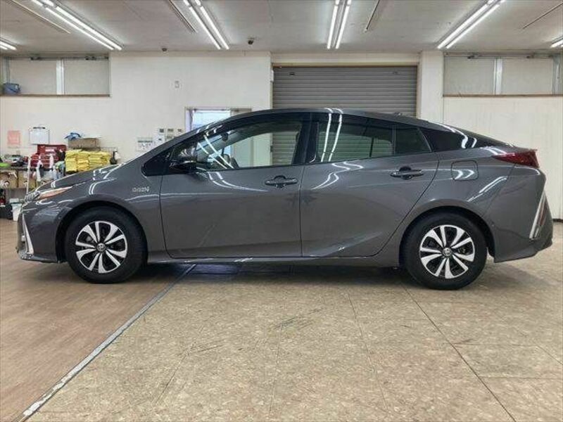 PRIUS PHV-16