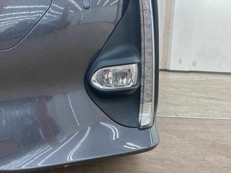 PRIUS PHV-18