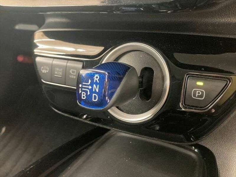 PRIUS PHV-29