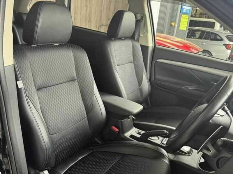OUTLANDER PHEV-6