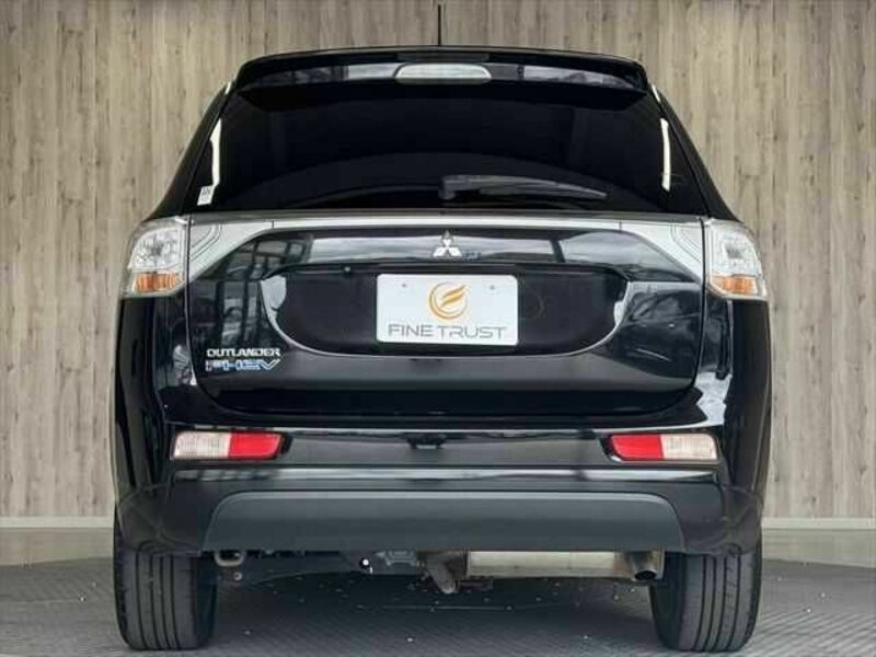OUTLANDER PHEV-16