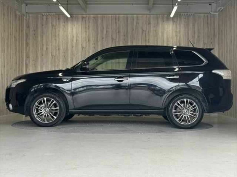 OUTLANDER PHEV-18