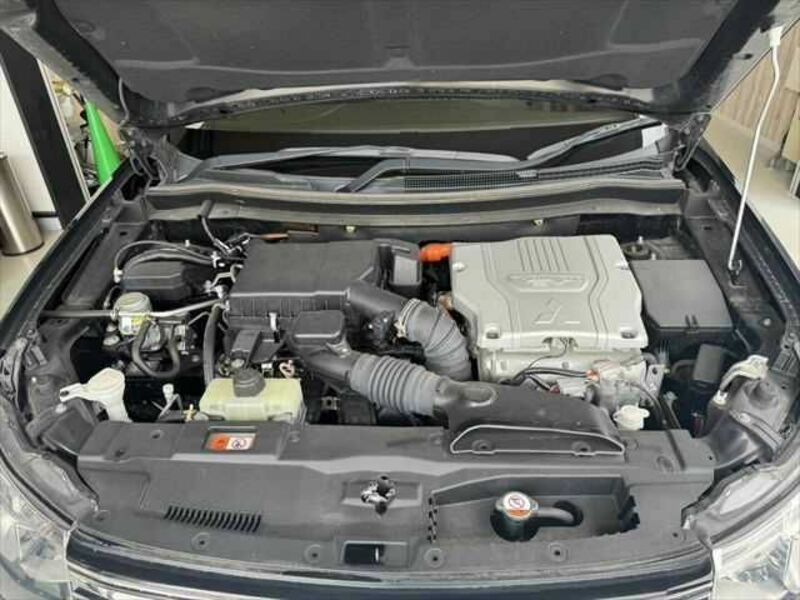 OUTLANDER PHEV-29