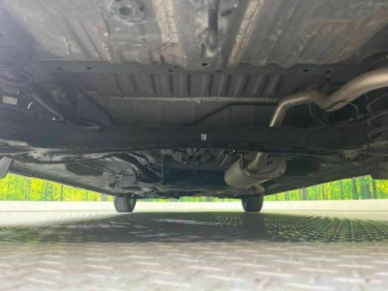 N BOX CUSTOM-18