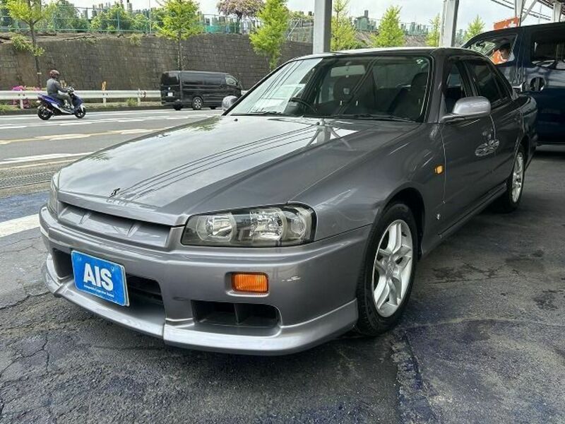 NISSAN　SKYLINE