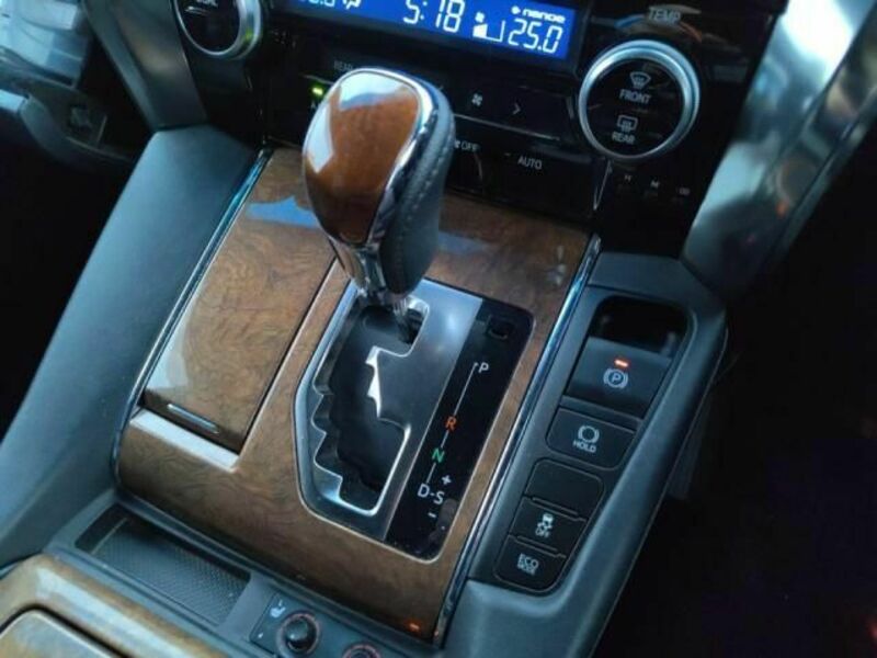VELLFIRE-12