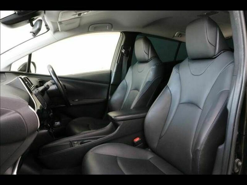 PRIUS-17
