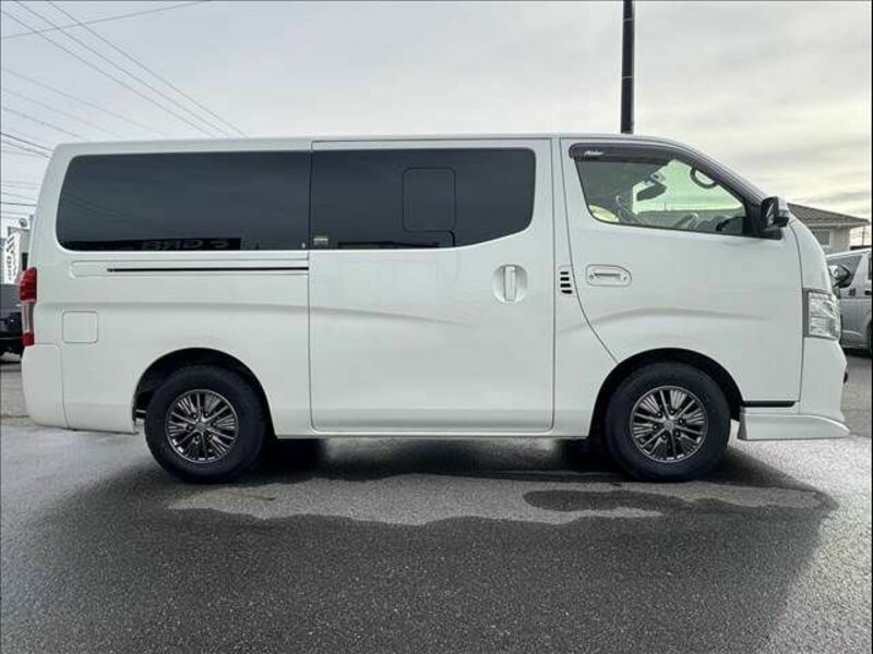 NV350 CARAVAN-12