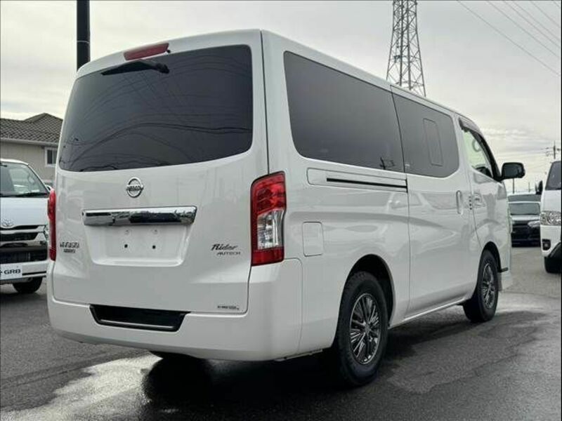 NV350 CARAVAN-14