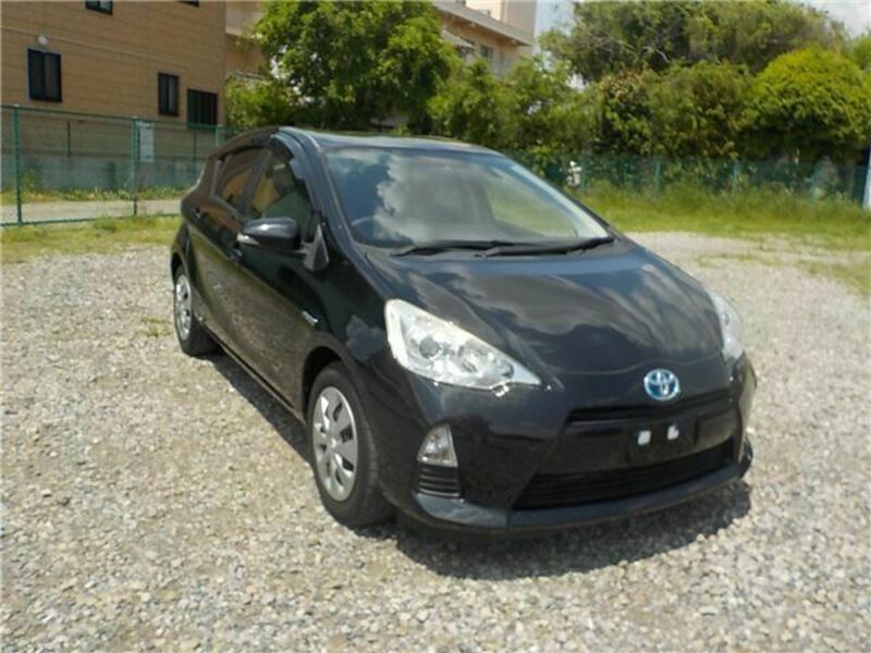 TOYOTA　AQUA
