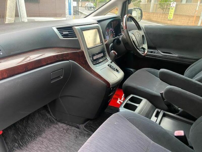 VELLFIRE-13