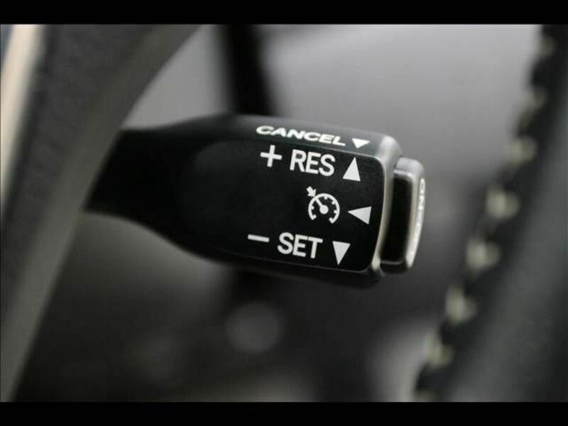 AURIS HYBRID-8