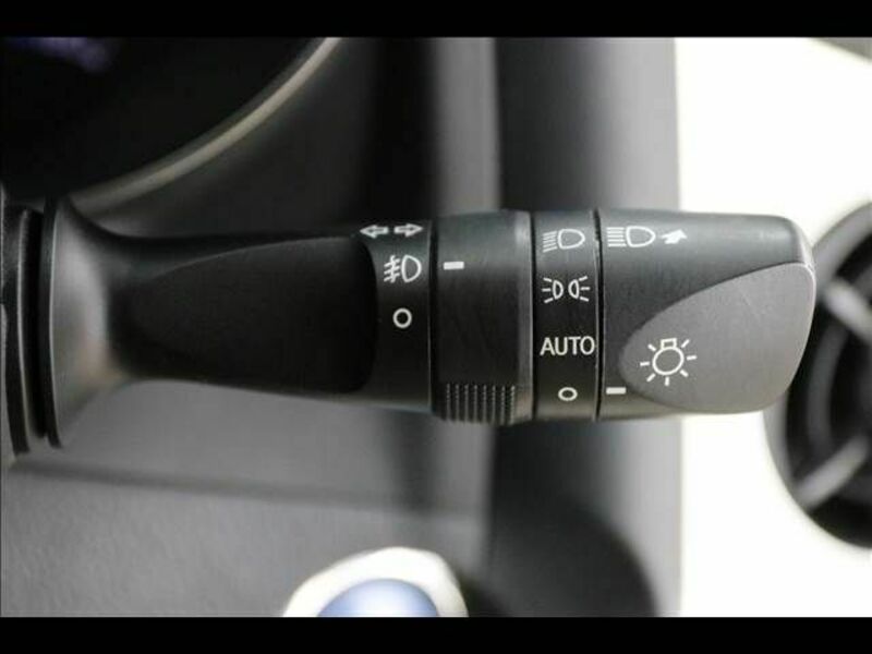 AURIS HYBRID-14