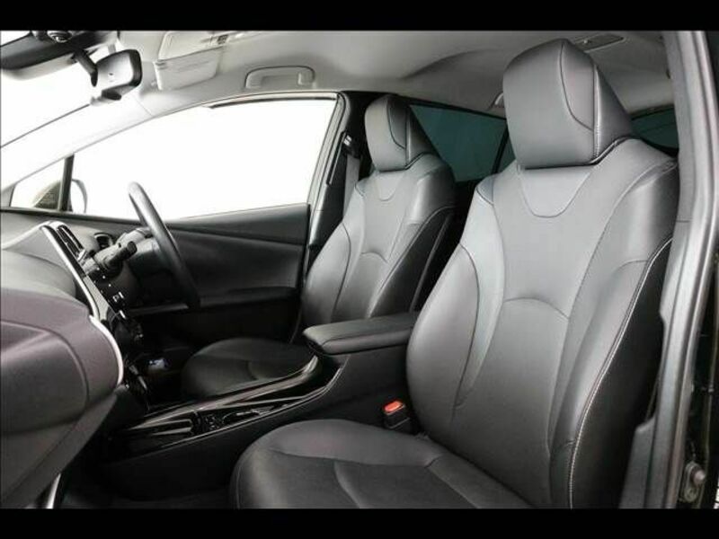 PRIUS PHV-17